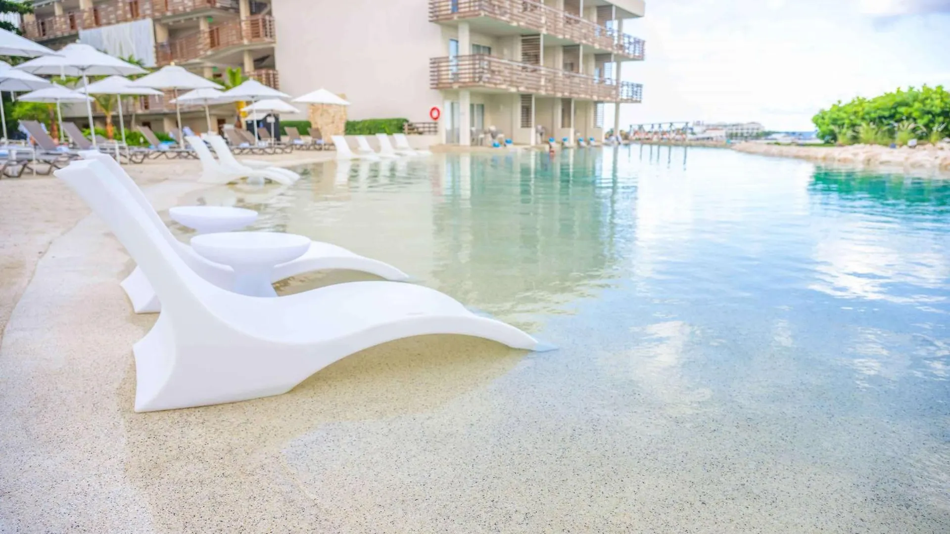 Sonesta Ocean Point Resort (Adults Only) Maho